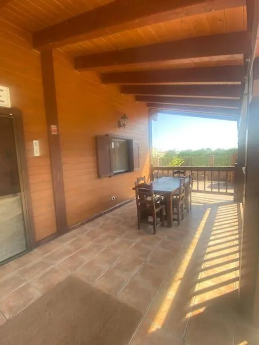 Сasa de vacaciones Villa Casa De Madera Con Piscina En Cambrils Tarragona